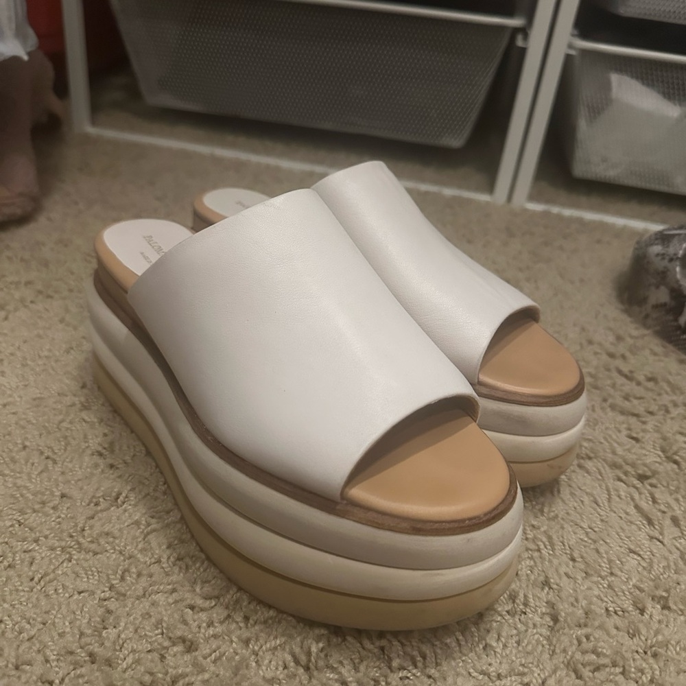 🗽 Paloma Barcelo Sandals